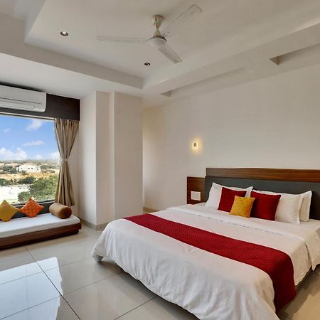 Goverdhan Greens Resort Dwarka L Hotels In Dwarka Екстериор снимка