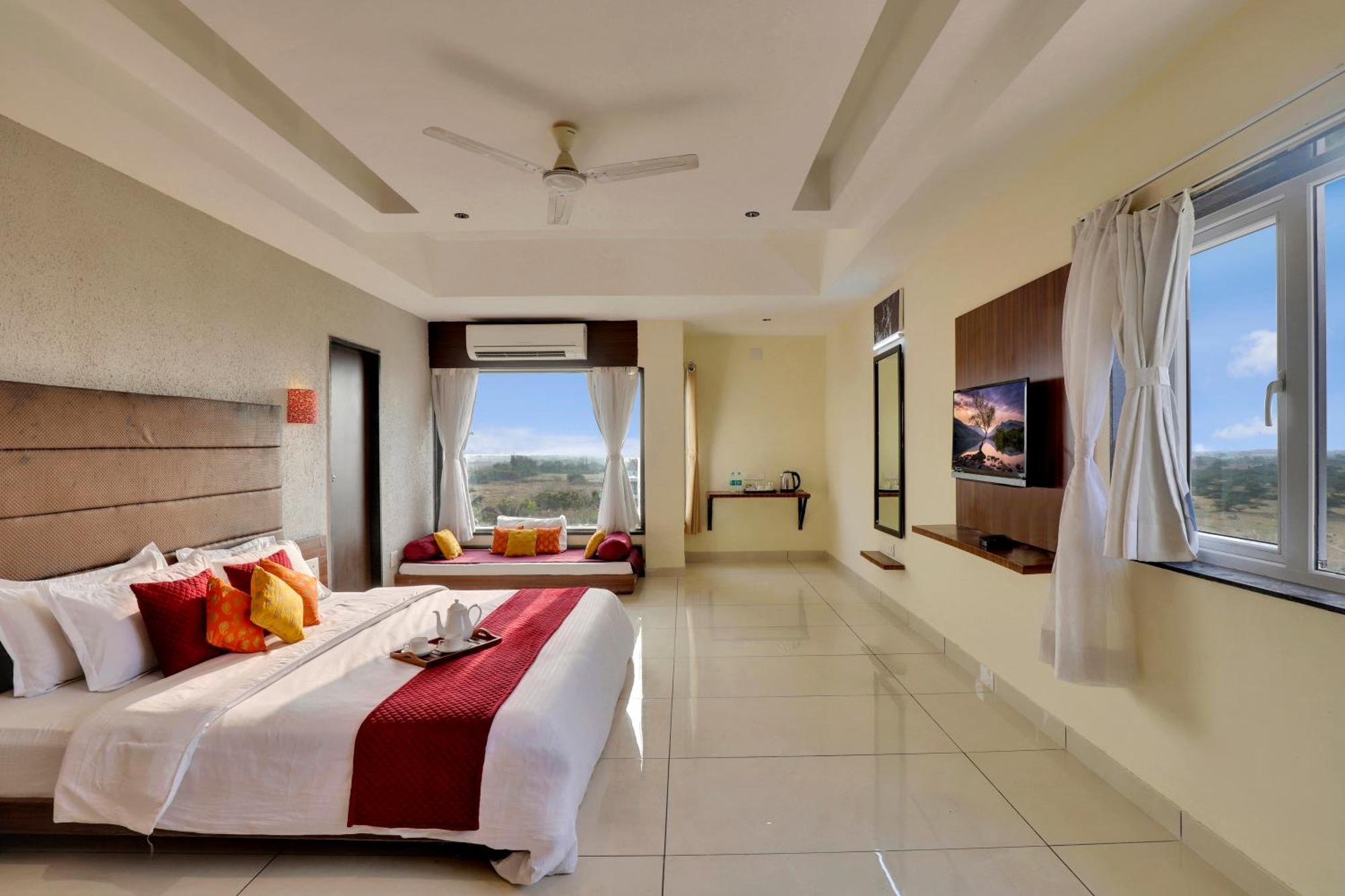 Goverdhan Greens Resort Dwarka L Hotels In Dwarka Екстериор снимка