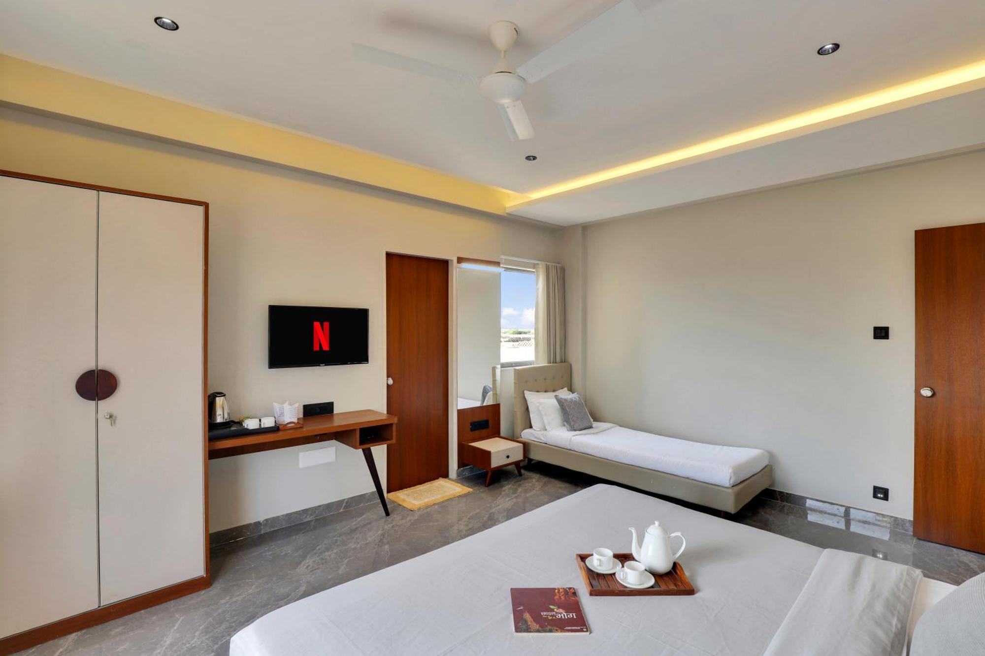 Goverdhan Greens Resort Dwarka L Hotels In Dwarka Екстериор снимка