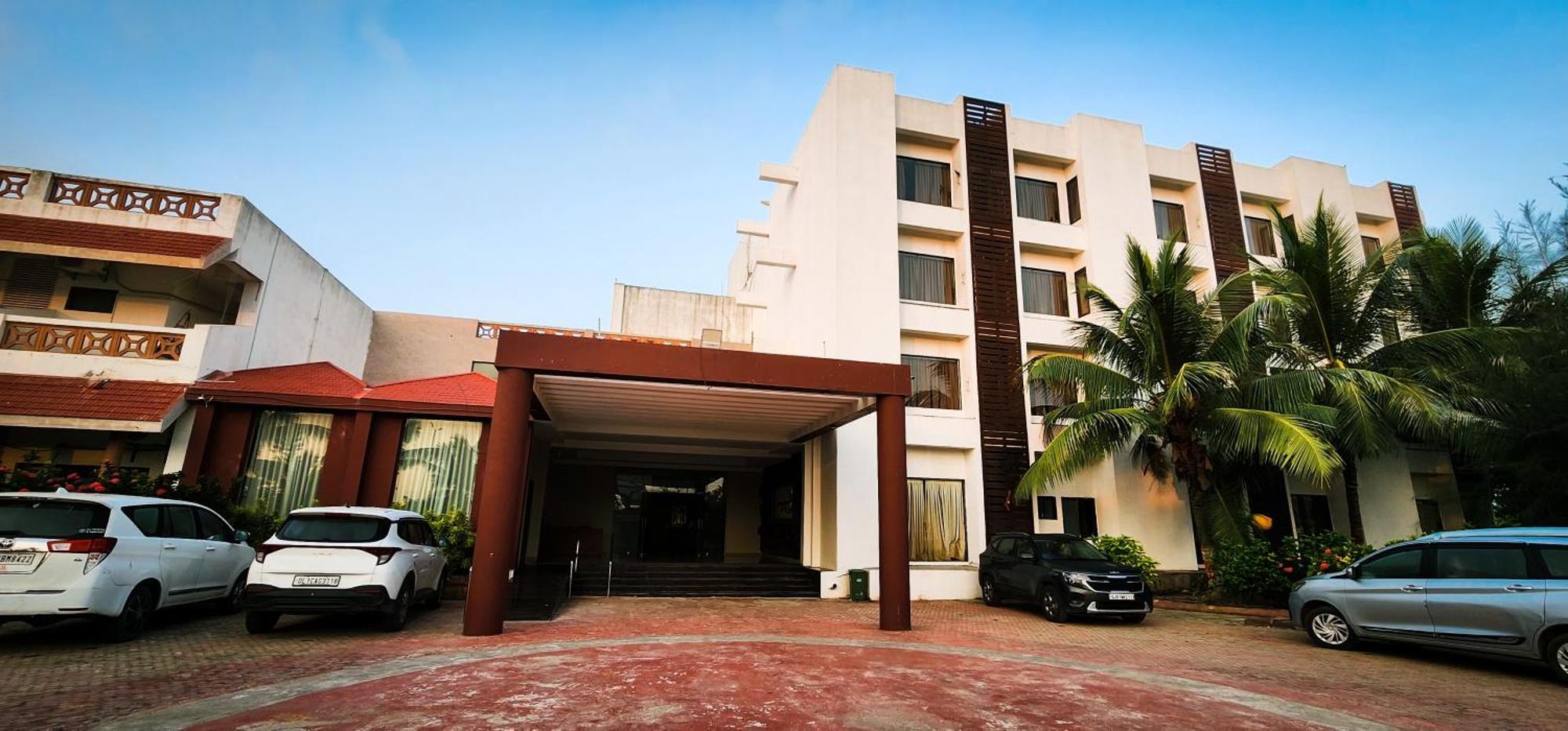 Goverdhan Greens Resort Dwarka L Hotels In Dwarka Екстериор снимка