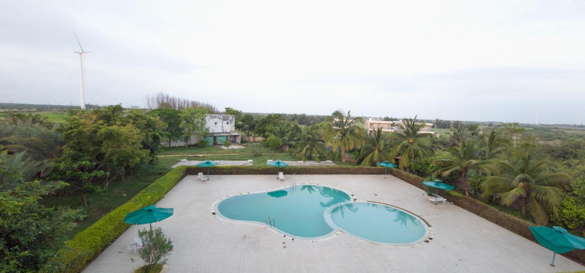 Goverdhan Greens Resort Dwarka L Hotels In Dwarka Екстериор снимка