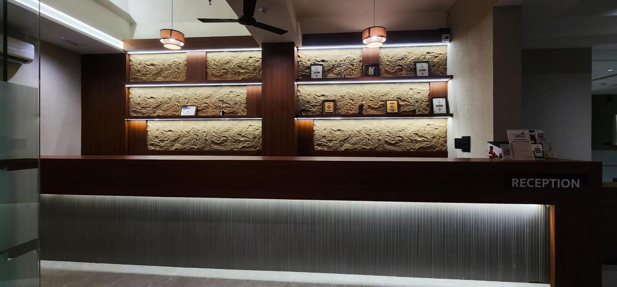Goverdhan Greens Resort Dwarka L Hotels In Dwarka Екстериор снимка