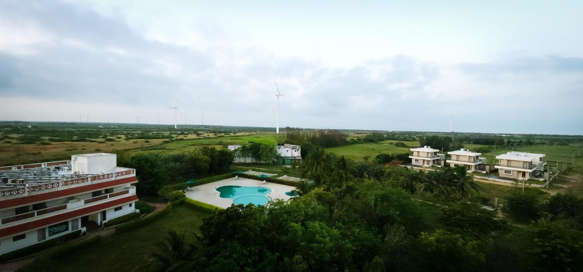Goverdhan Greens Resort Dwarka L Hotels In Dwarka Екстериор снимка