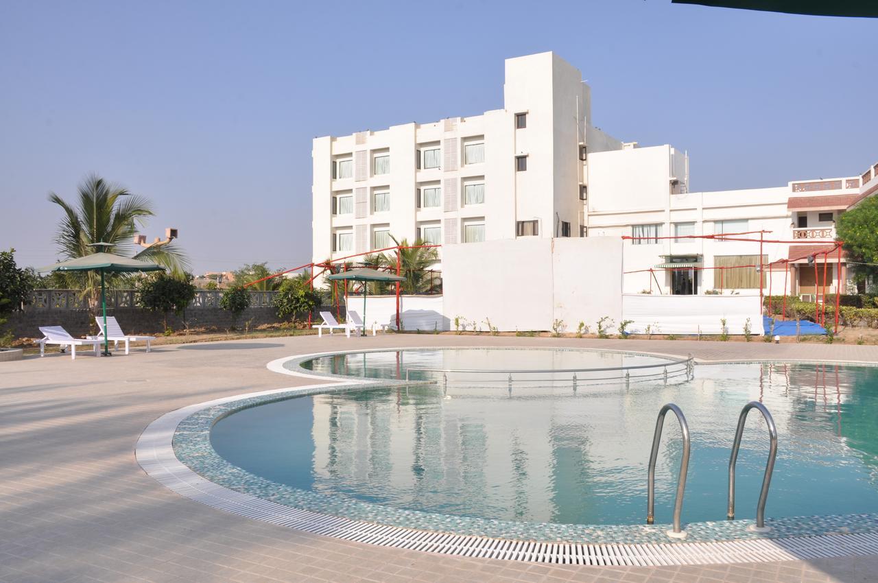 Goverdhan Greens Resort Dwarka L Hotels In Dwarka Екстериор снимка