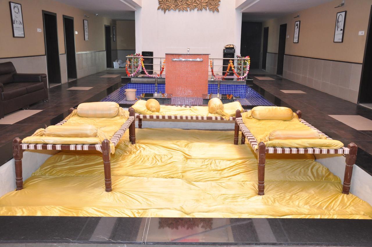 Goverdhan Greens Resort Dwarka L Hotels In Dwarka Екстериор снимка