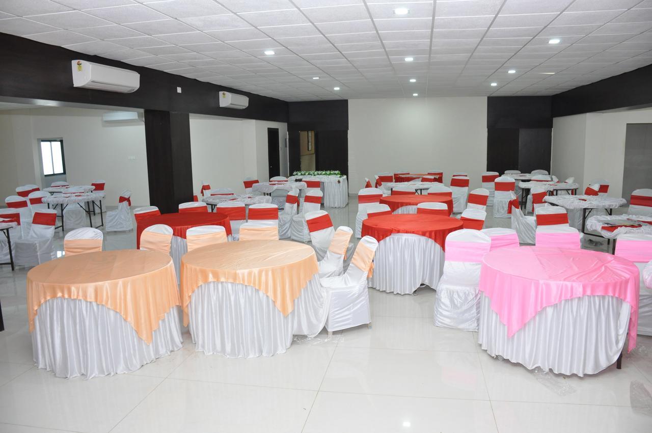 Goverdhan Greens Resort Dwarka L Hotels In Dwarka Екстериор снимка