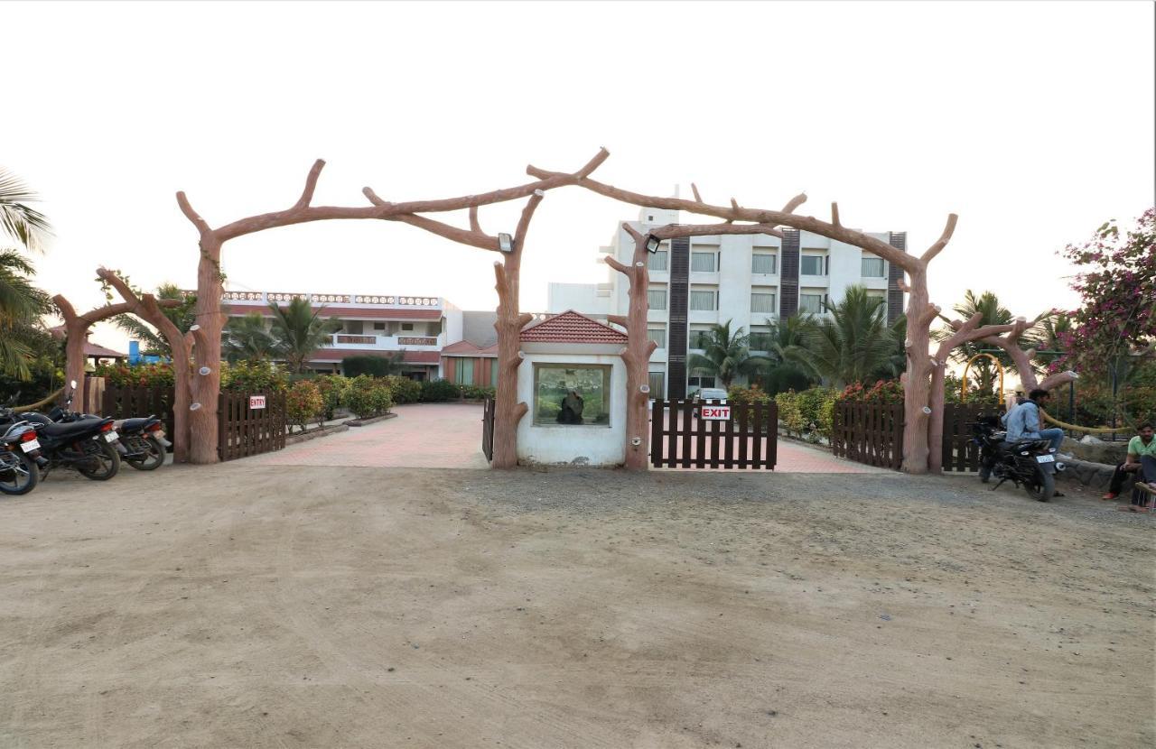 Goverdhan Greens Resort Dwarka L Hotels In Dwarka Екстериор снимка