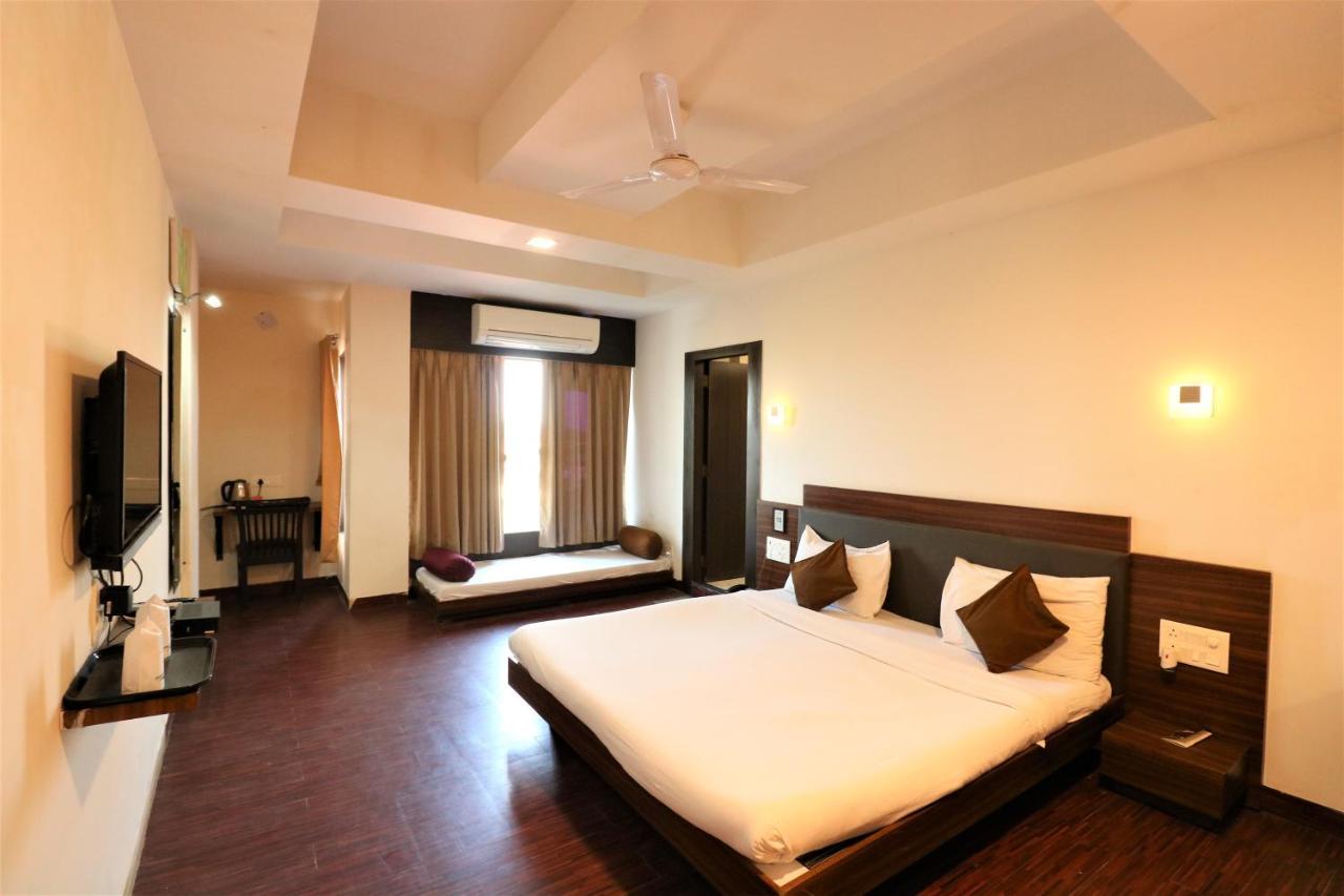 Goverdhan Greens Resort Dwarka L Hotels In Dwarka Екстериор снимка
