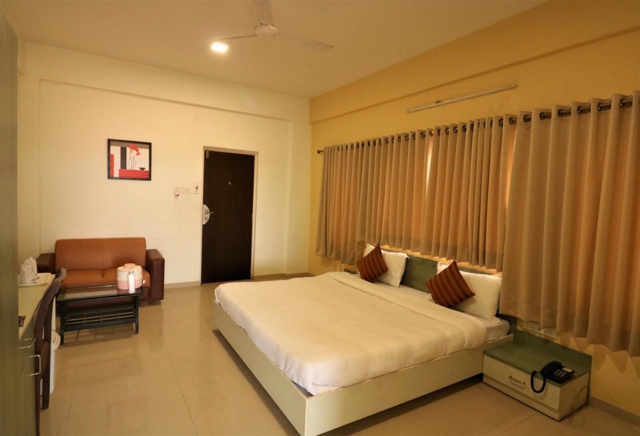 Goverdhan Greens Resort Dwarka L Hotels In Dwarka Екстериор снимка