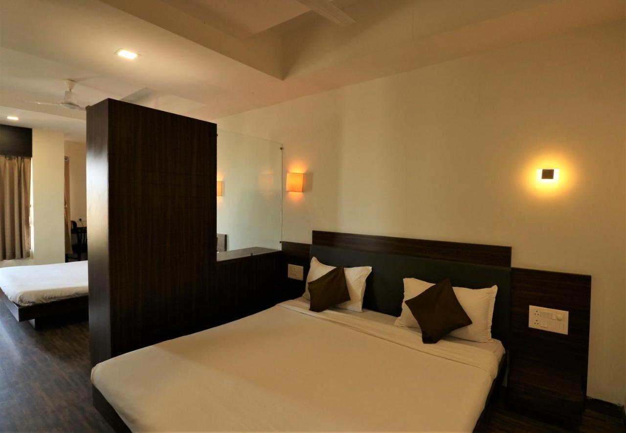 Goverdhan Greens Resort Dwarka L Hotels In Dwarka Екстериор снимка