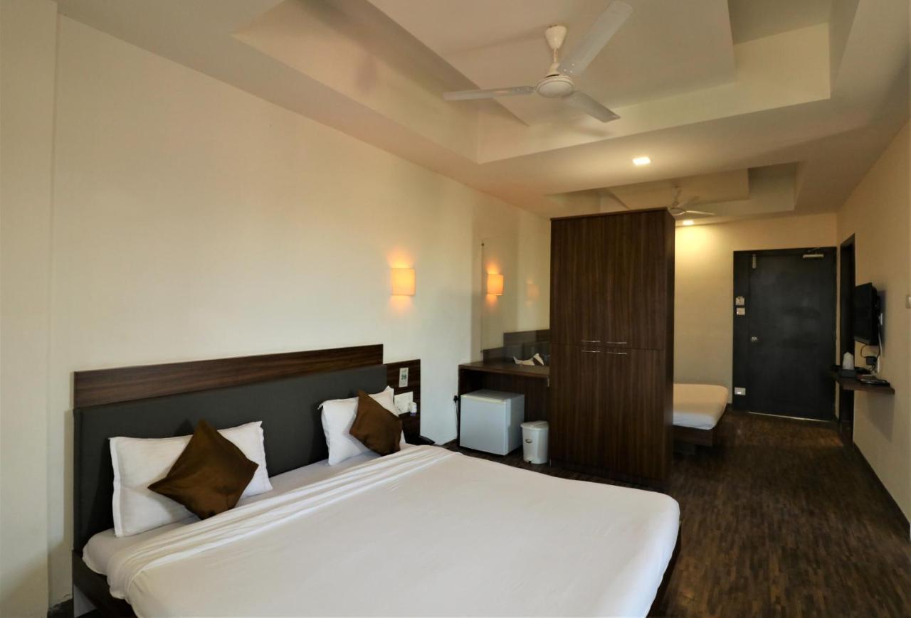Goverdhan Greens Resort Dwarka L Hotels In Dwarka Екстериор снимка