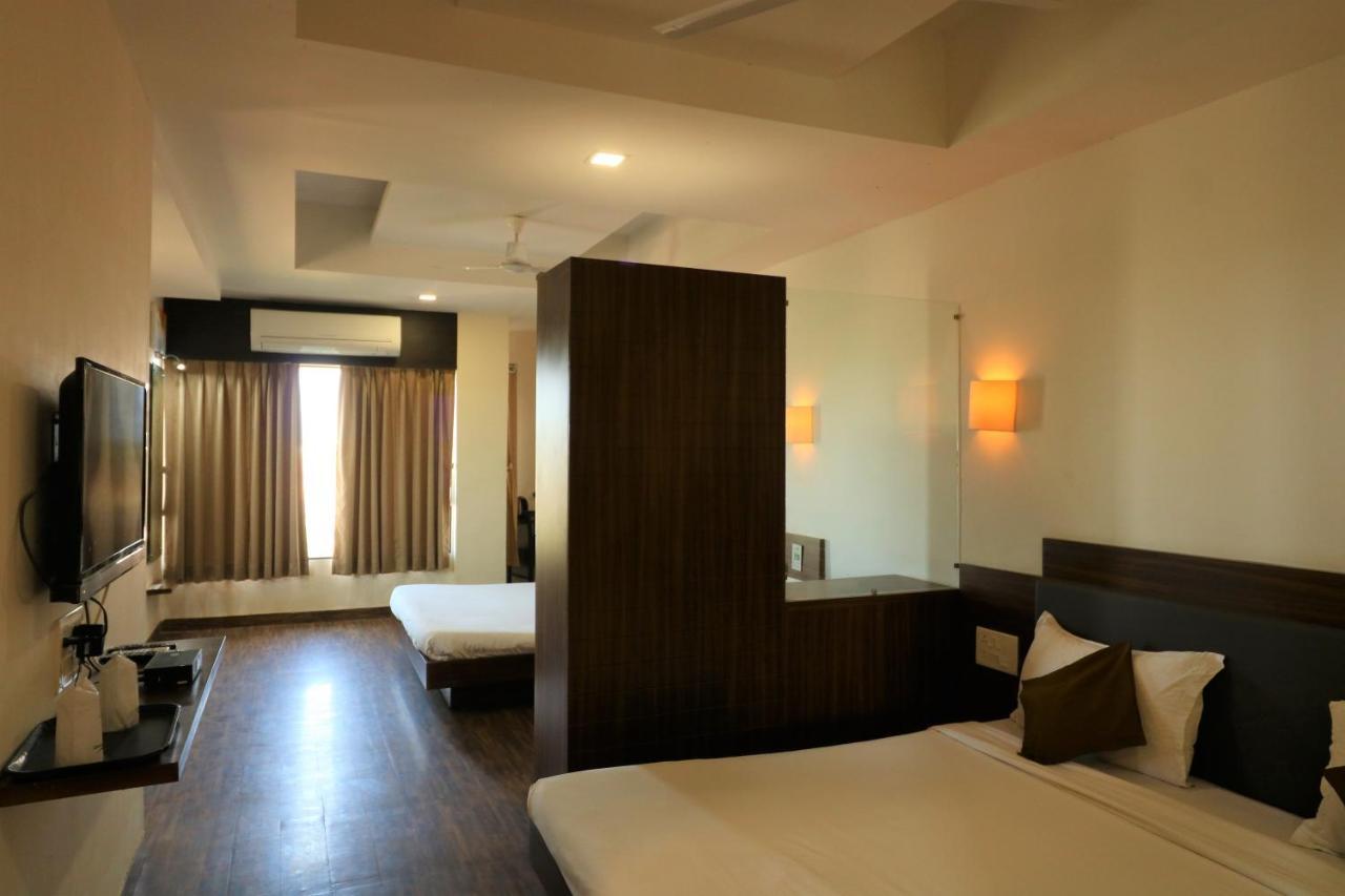 Goverdhan Greens Resort Dwarka L Hotels In Dwarka Екстериор снимка