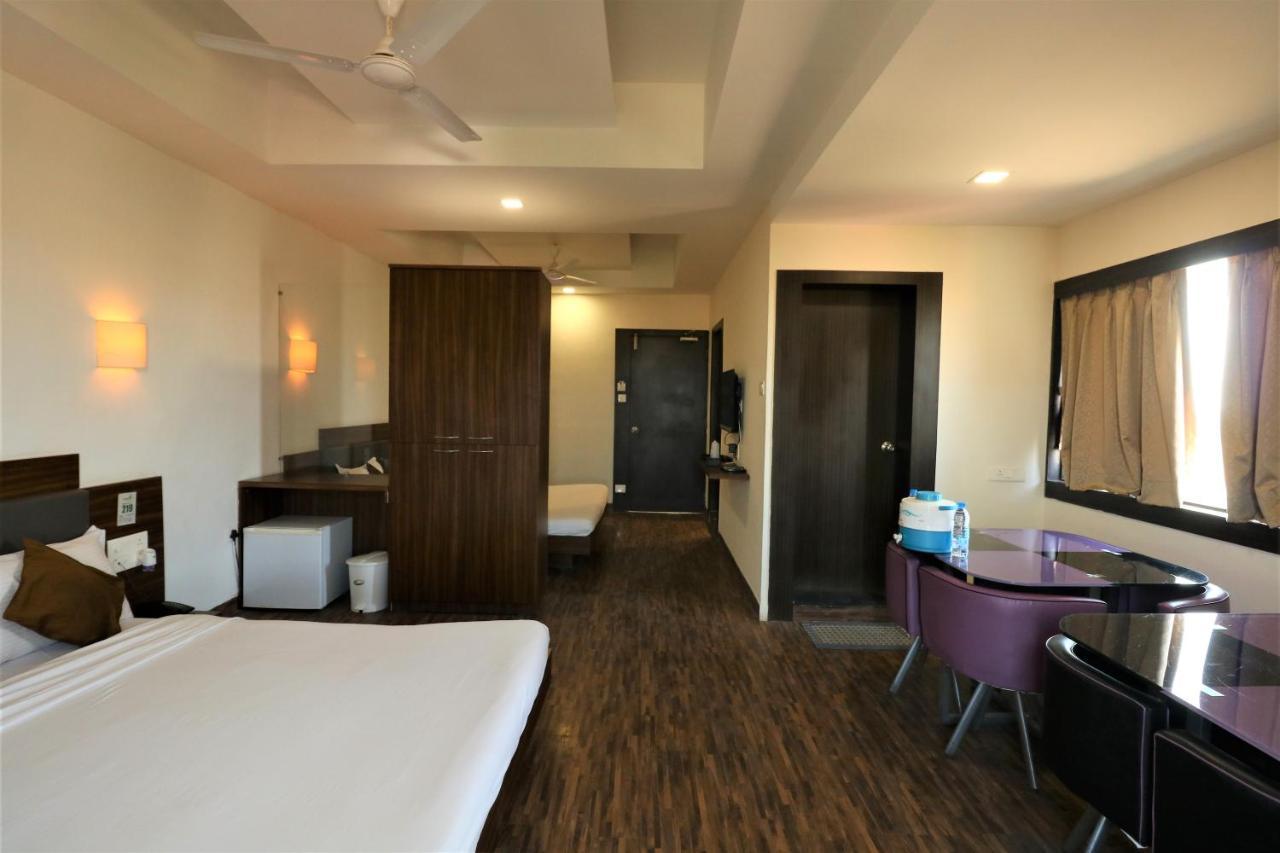 Goverdhan Greens Resort Dwarka L Hotels In Dwarka Екстериор снимка
