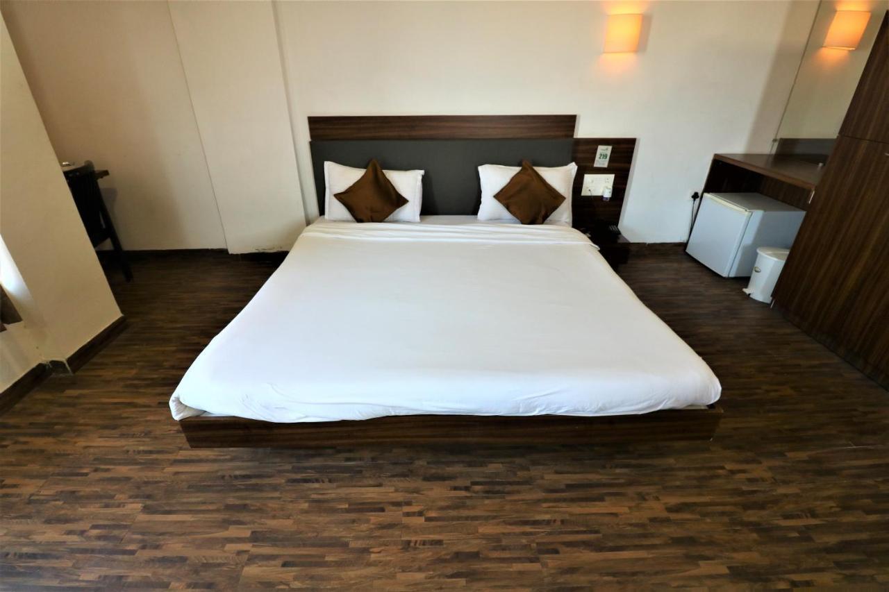 Goverdhan Greens Resort Dwarka L Hotels In Dwarka Екстериор снимка