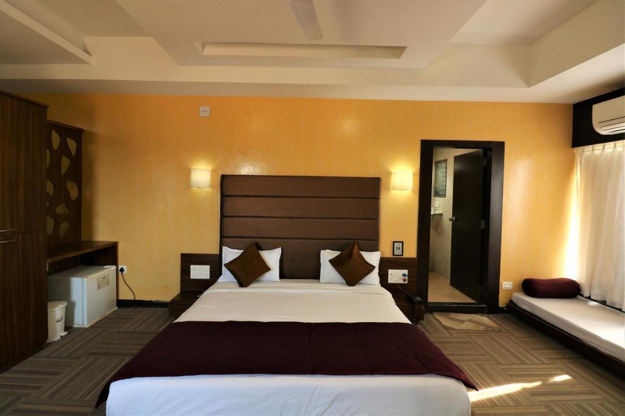 Goverdhan Greens Resort Dwarka L Hotels In Dwarka Екстериор снимка